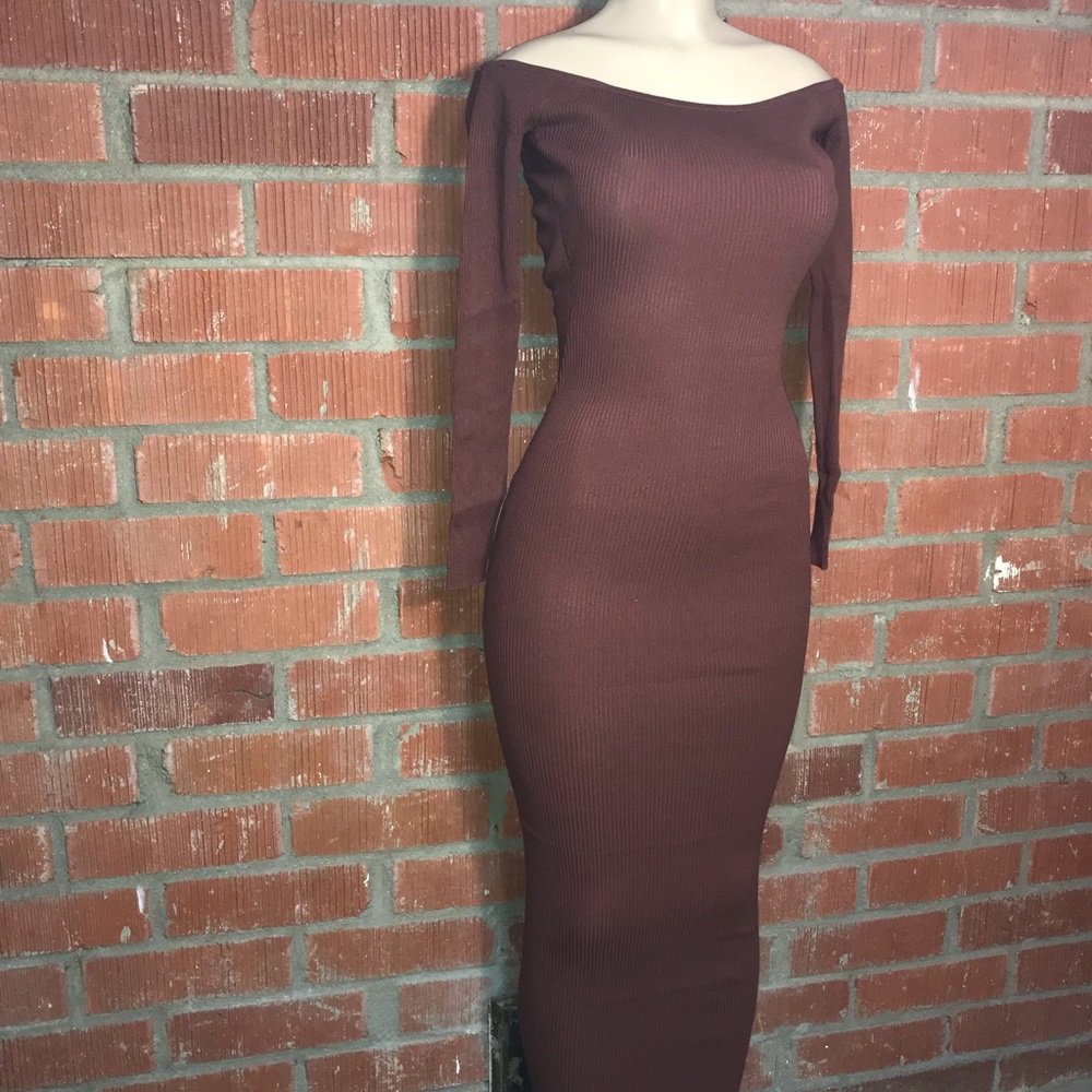 ☃️Kylie K Off The Shoulder Maxi Dress - Picture 7 of 7